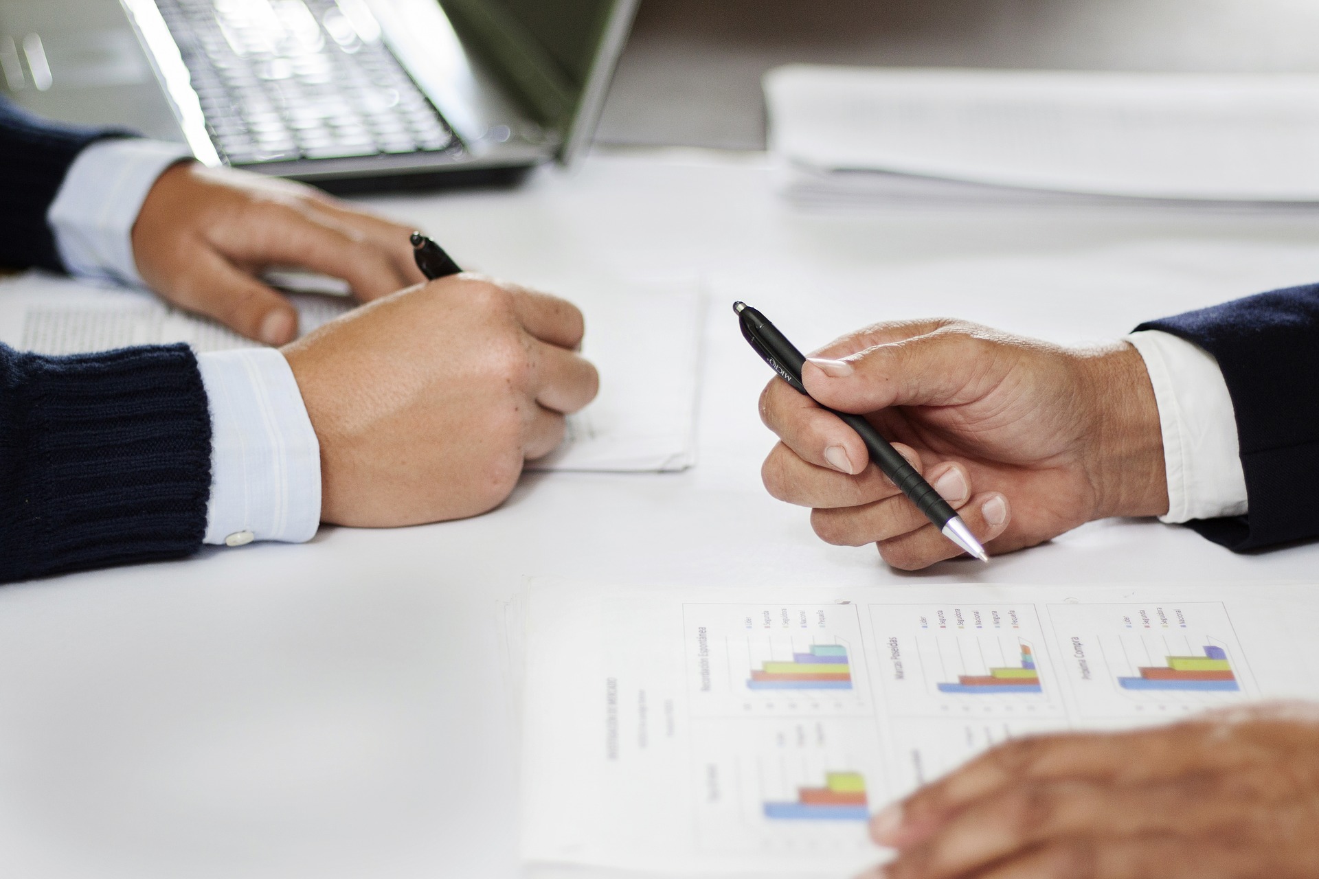 office-g2d923a44f_1920